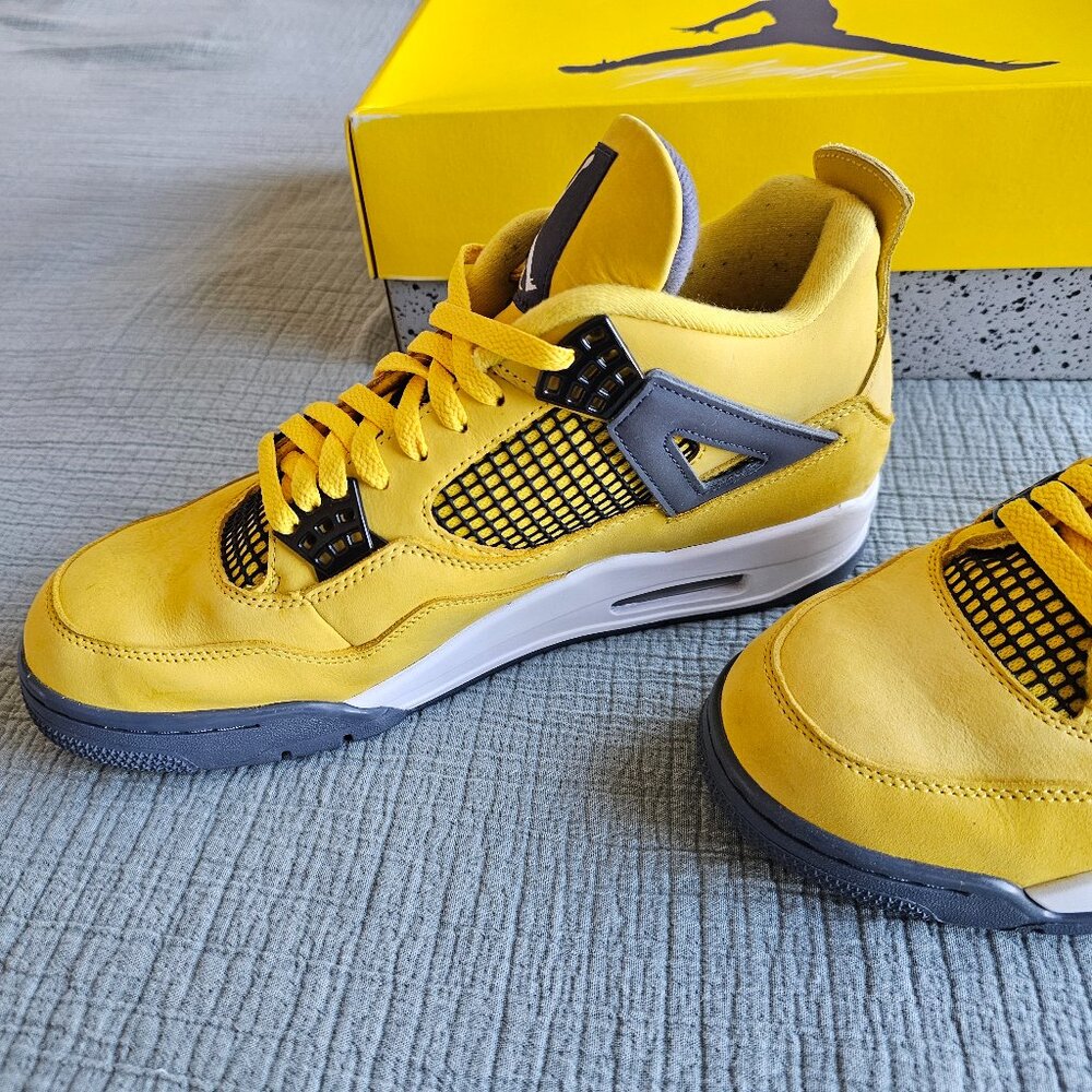 Jordan 4 Retro Lightning (2021) (US Size 10.5)
